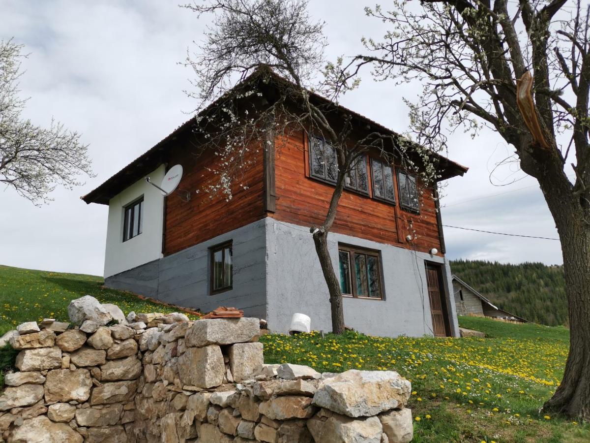 Uvac Griffon Villa Nova Varos Exterior photo