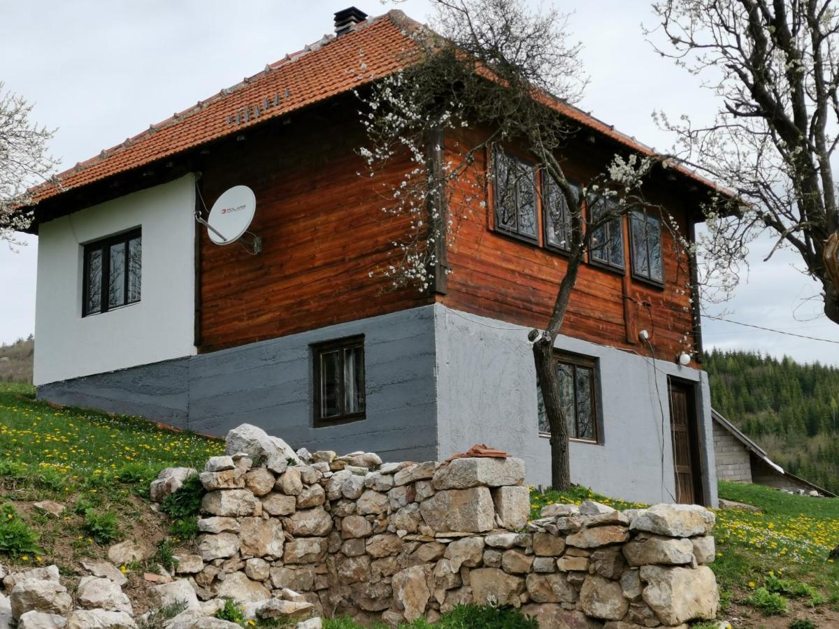 Uvac Griffon Villa Nova Varos Exterior photo