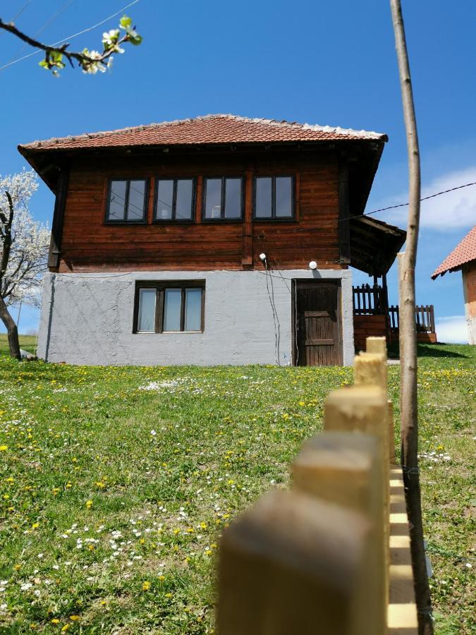 Uvac Griffon Villa Nova Varos Exterior photo
